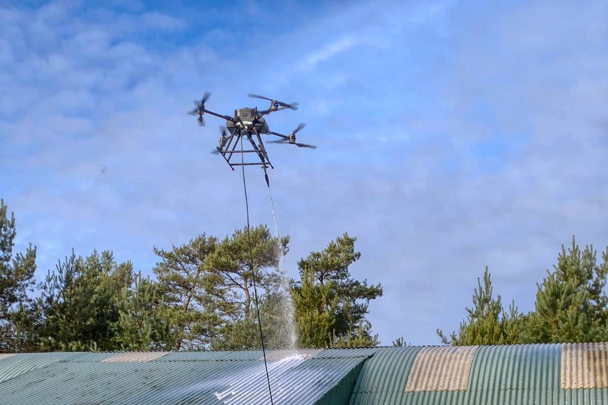 nettoyage de toiture par drone